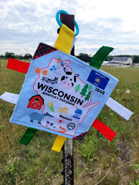 Wisconsin Crinkle Tag Sensory Figit Square 8"x8