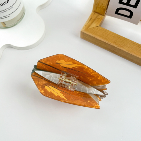 Short Bookstack Claw Hair Clip
